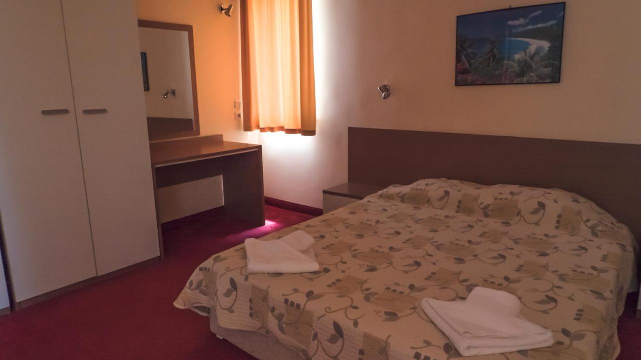 Park Hotel Persey Varna ภายนอก รูปภาพ