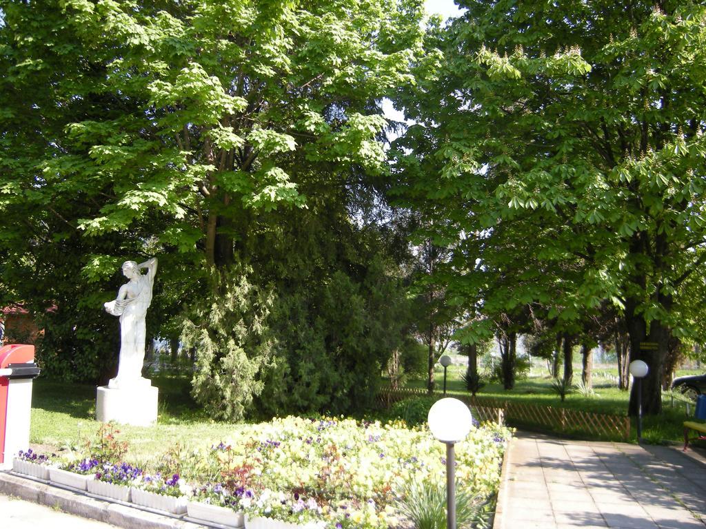 Park Hotel Persey Varna ภายนอก รูปภาพ